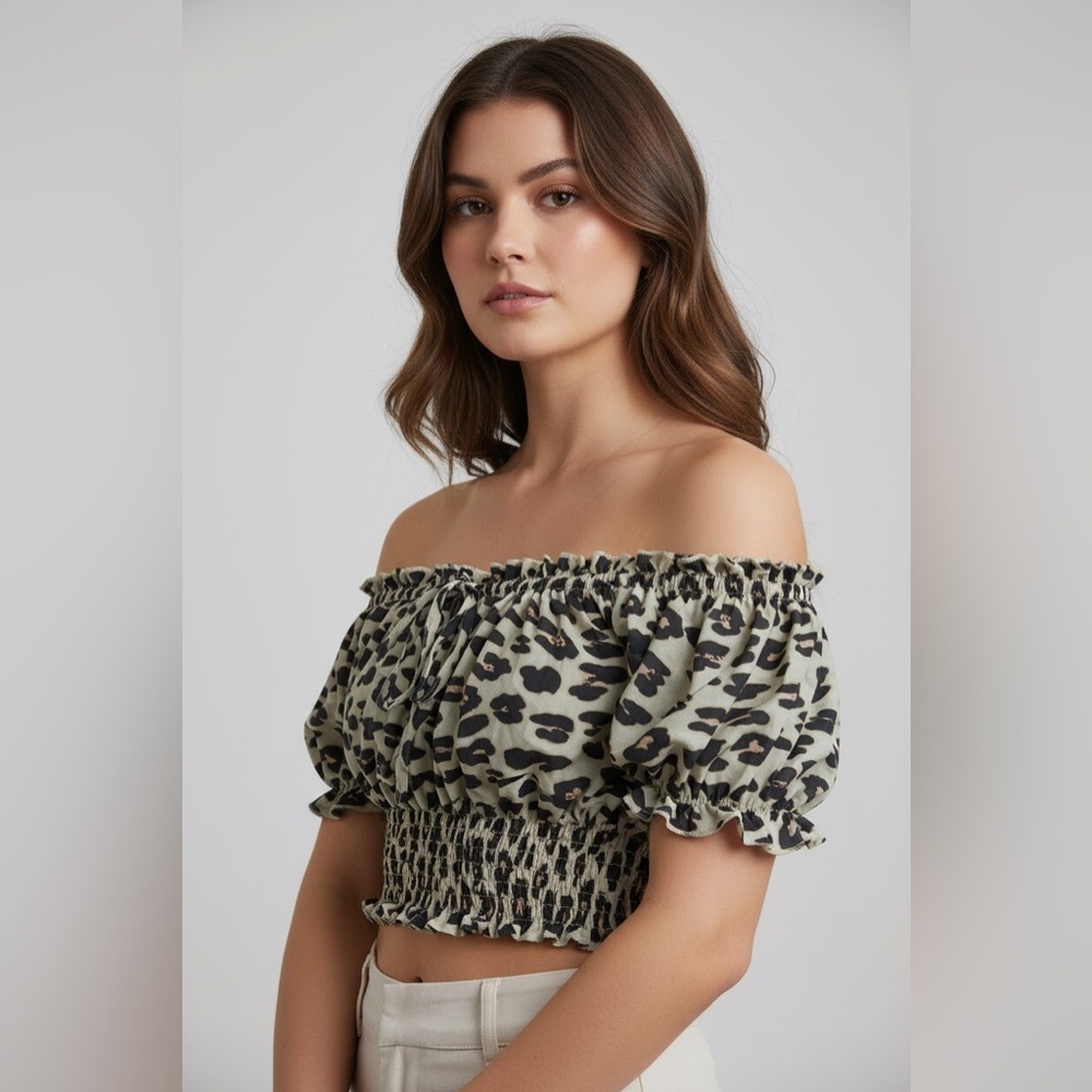 Sea Lustre Leopard Print Smocked Peplum Top Size M/L